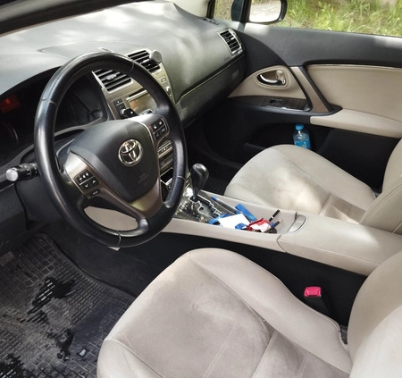 Toyota Avensis cena 35000 przebieg: 175000, rok produkcji 2013 z Łódź małe 37